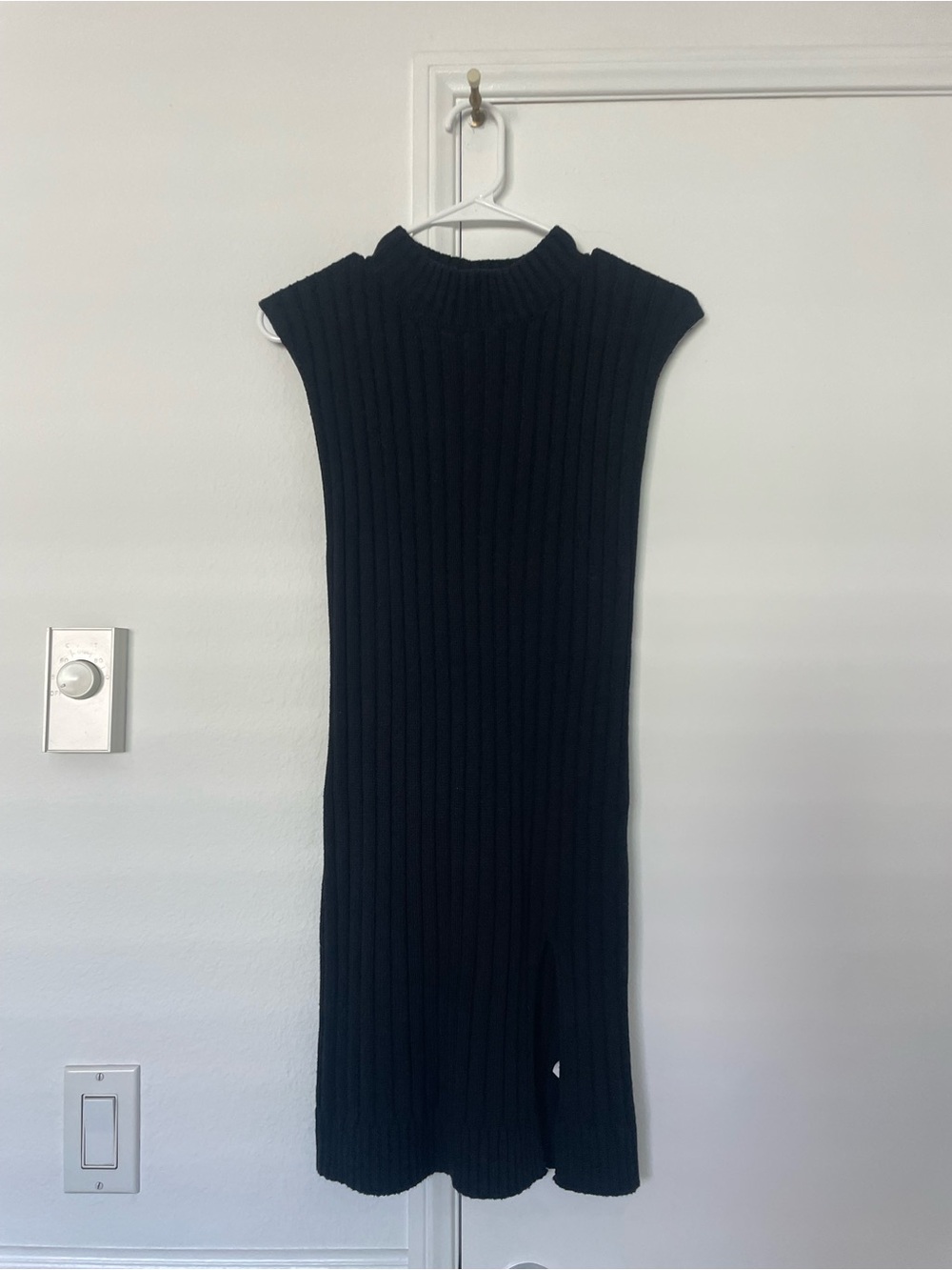 Forever 21 Black Ribbed Knit Cap-Sleeve Midi Dress